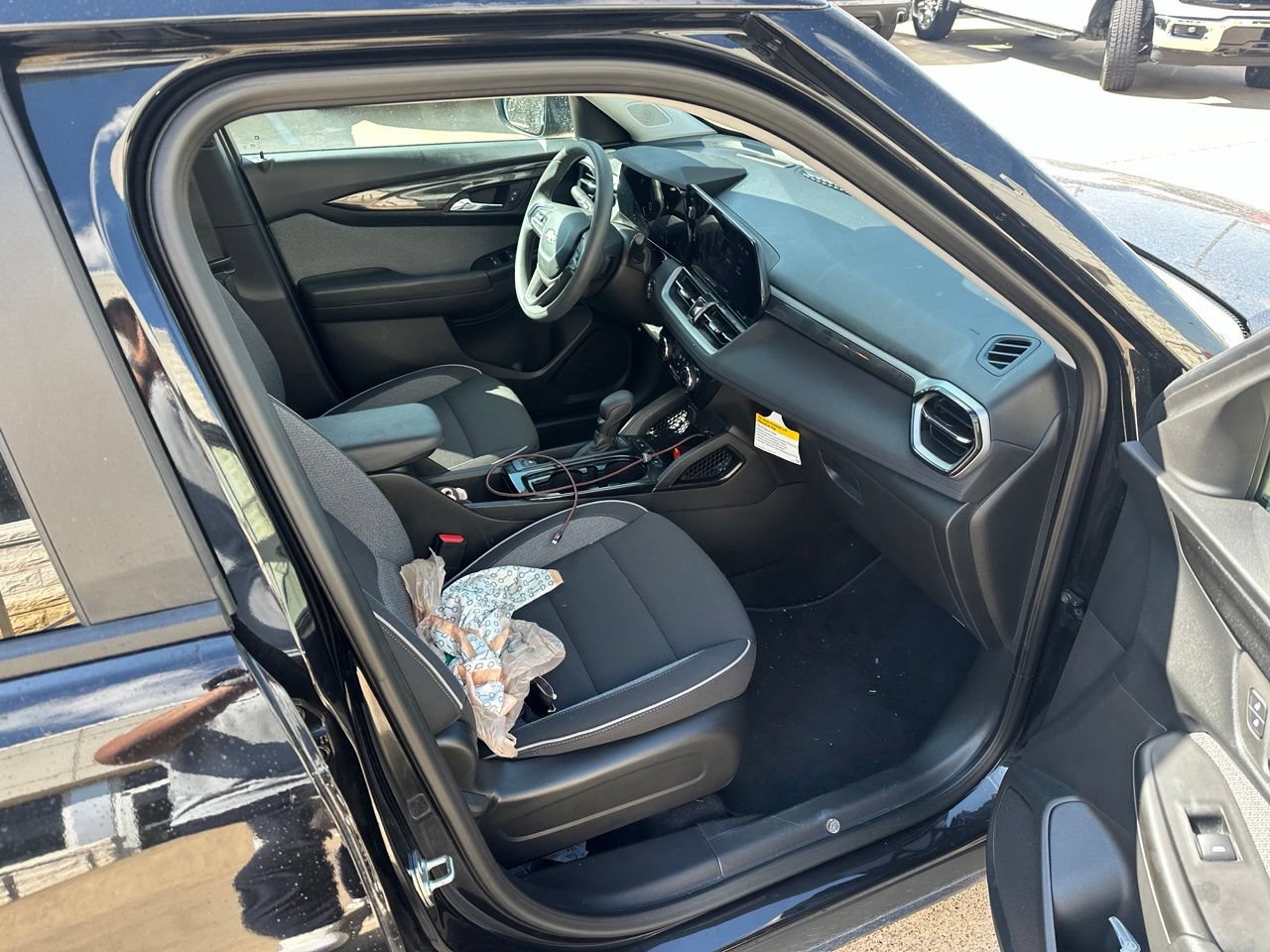 Used 2026 Chevrolet TrailBlazer LT w/ Driver Confidence Package FWD image 2