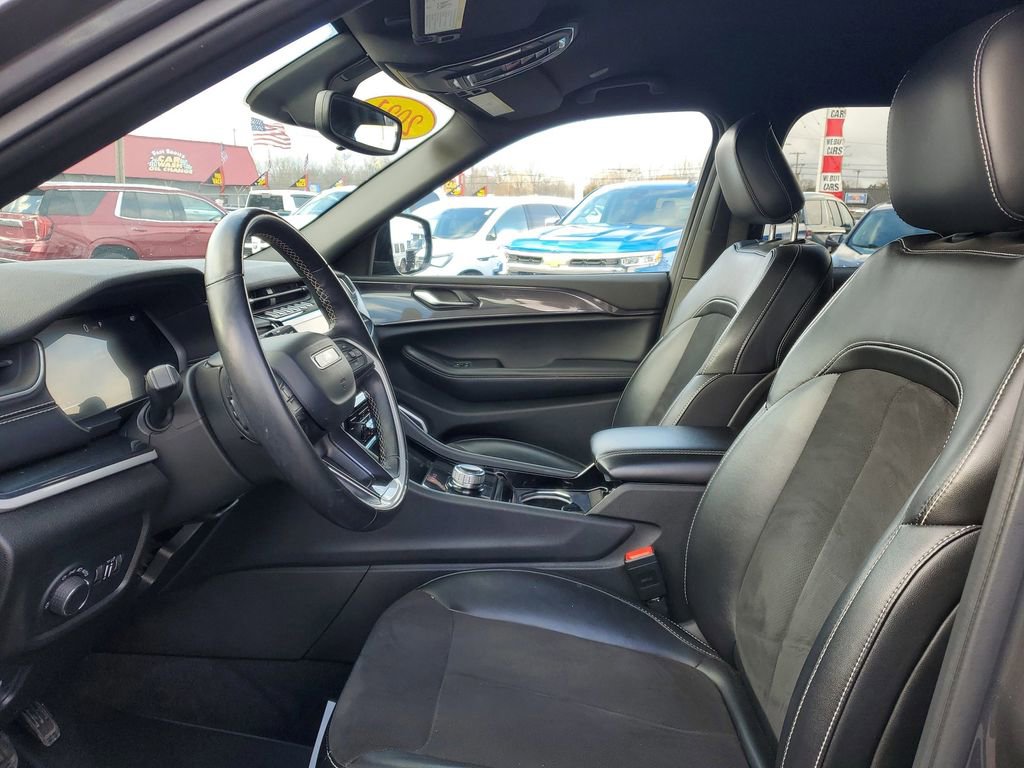 Used 2021 Jeep Grand Cherokee L Laredo image 5