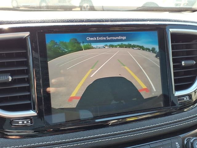 Used 2023 Chrysler Pacifica Limited AWD/4WD image 14