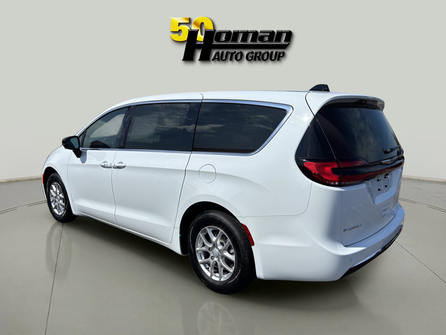 New 2026 Chrysler Pacifica Select image 3
