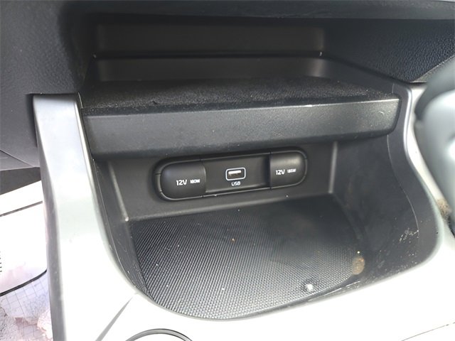 Used 2021 Kia Seltos S image 16