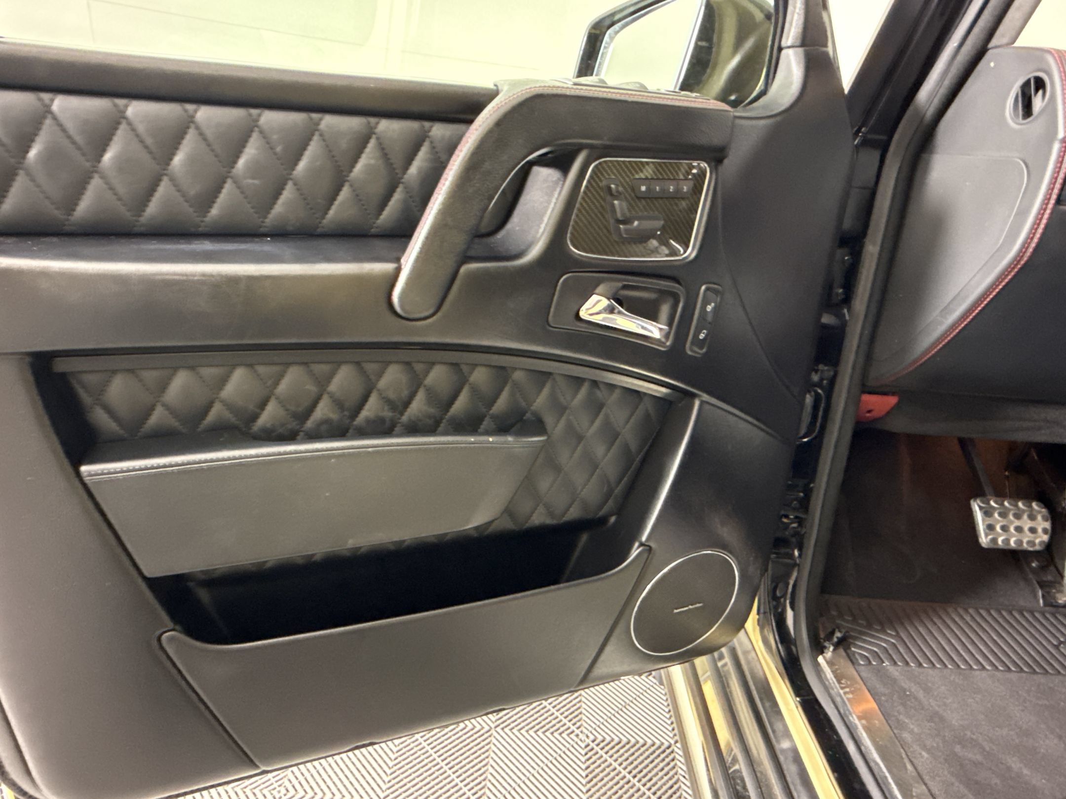 Used 2017 Mercedes-Benz G 63 AMG 4MATIC image 17
