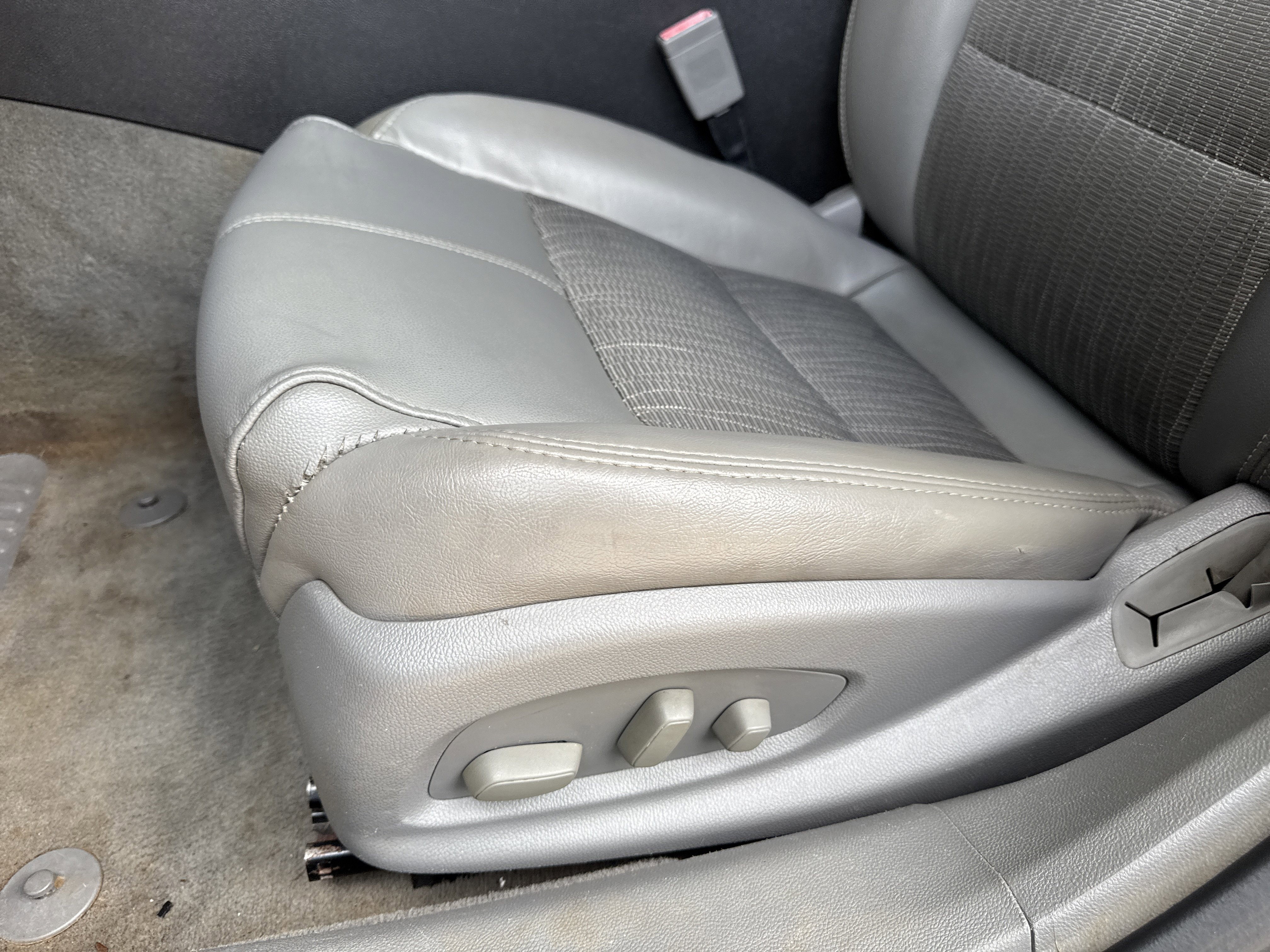 Used 2017 Chevrolet Impala LT image 33