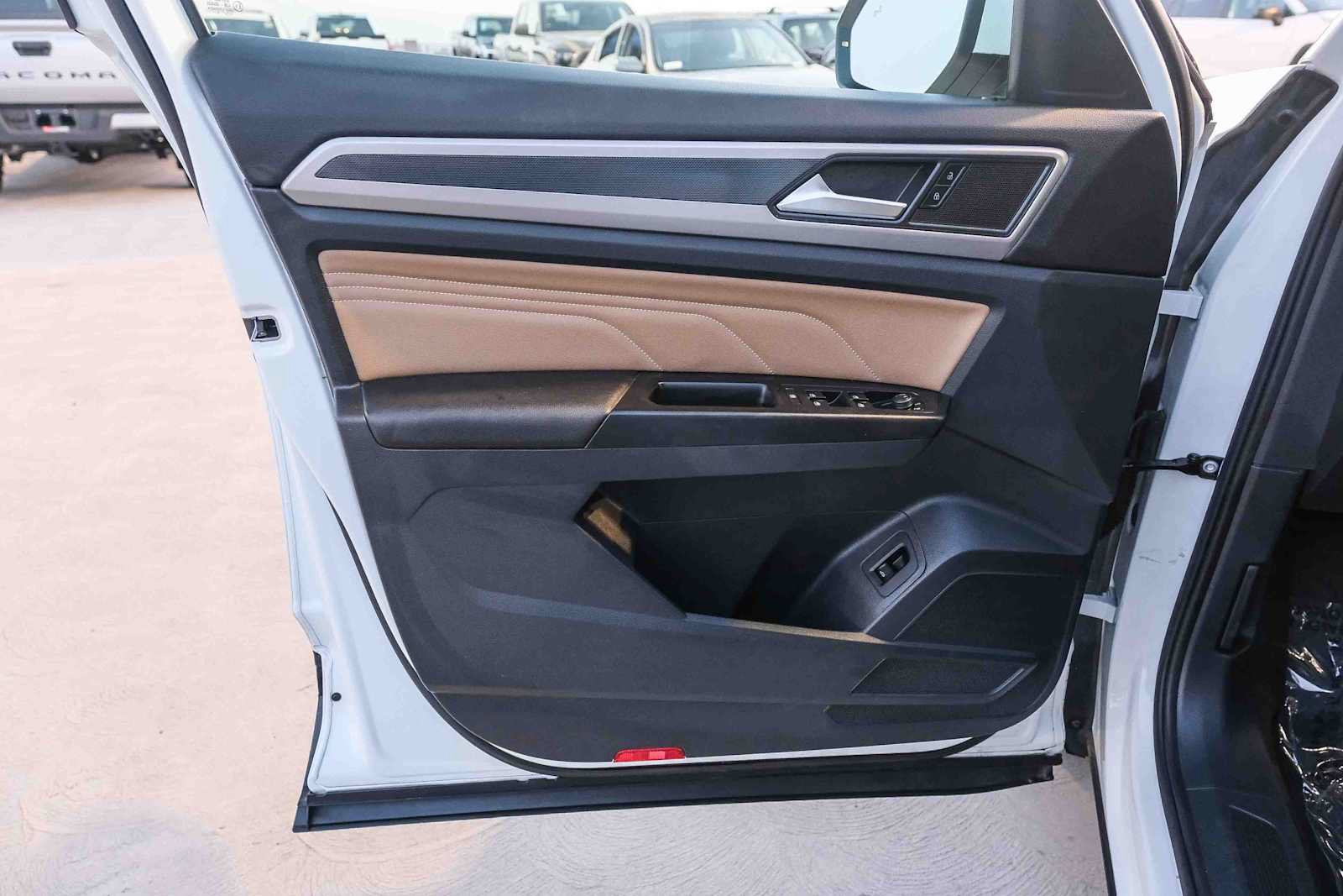 Used 2020 Volkswagen Atlas Cross Sport SEL FWD image 23