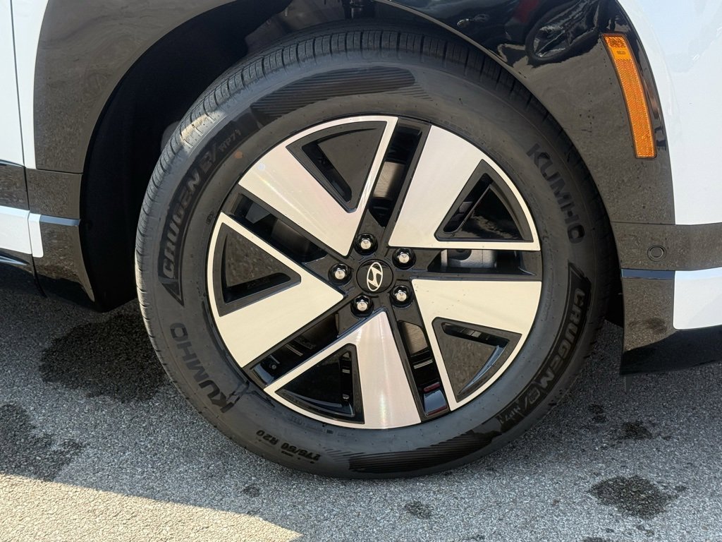 New 2026 Hyundai Ioniq 9 SEL image 13