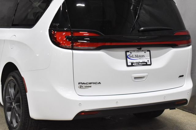 New 2026 Chrysler Pacifica Select image 9
