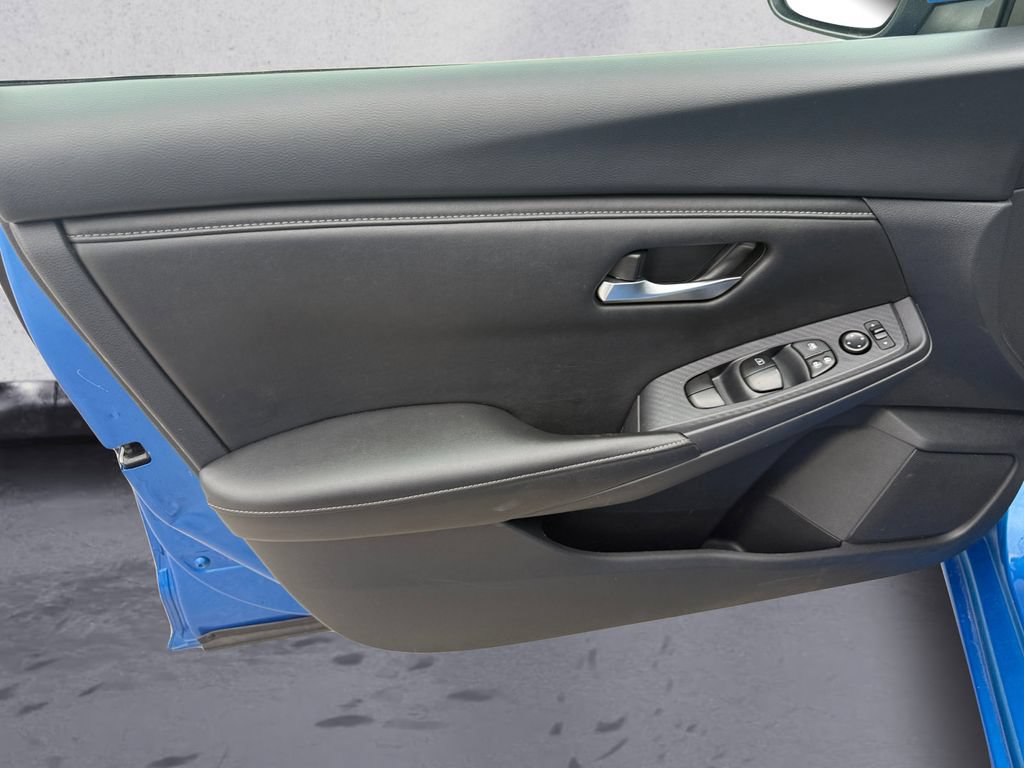 Used 2024 Nissan Sentra SV FWD image 18