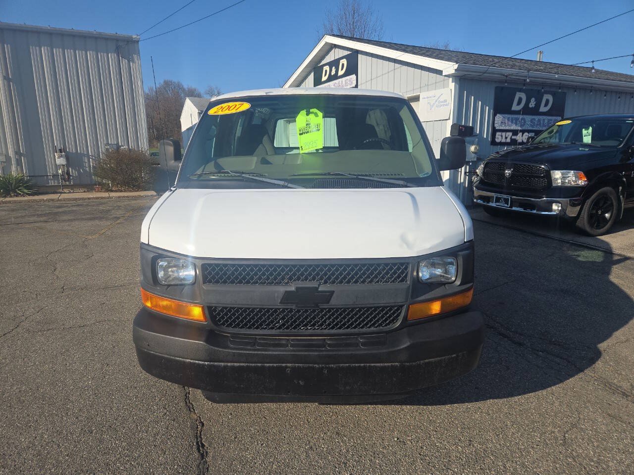 Used 2007 Chevrolet Express 2500 RWD image 3