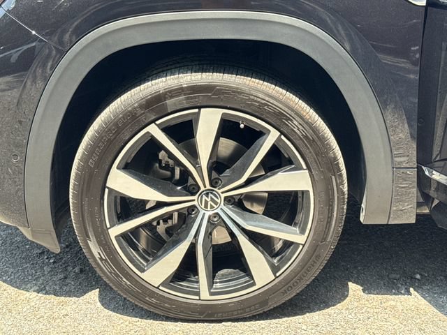 Used 2024 Volkswagen Atlas Cross Sport SEL Premium R-Line AWD/4WD image 25