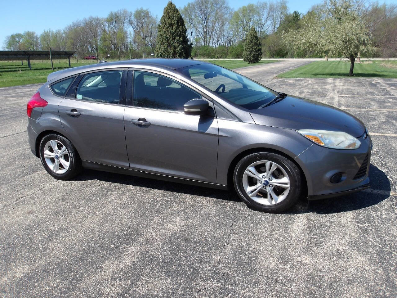 Used 2014 Ford Focus SE FWD image 1