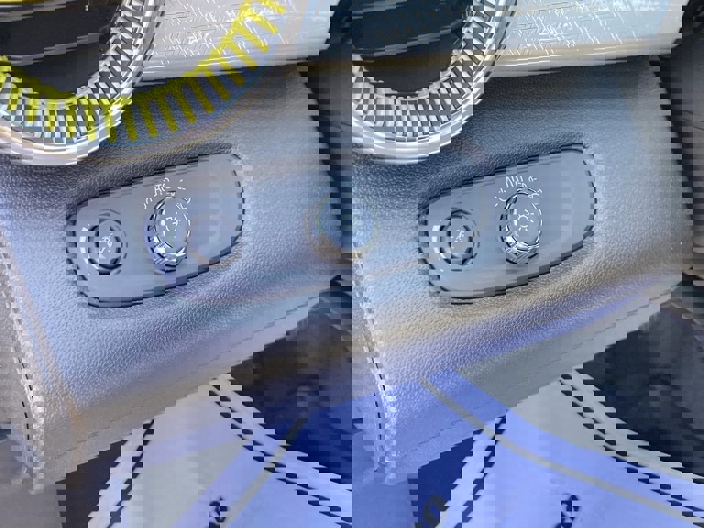 New 2025 Chevrolet Trax LT w/ Driver Confidence Package image 20