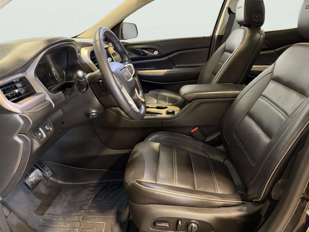 Used 2018 GMC Acadia Denali w/ Technology Package AWD/4WD image 13