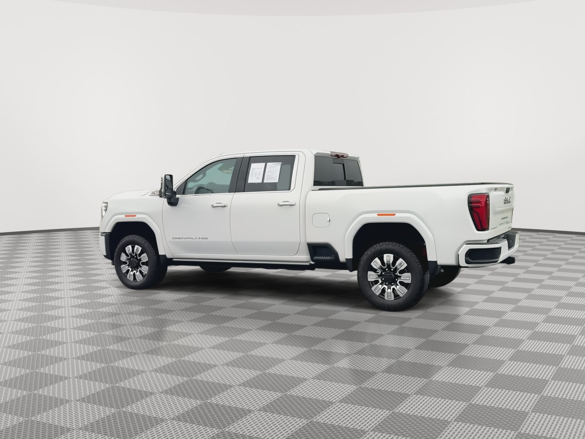 Certified 2025 GMC Sierra 3500 Denali w/ Denali Reserve Package AWD/4WD image 6