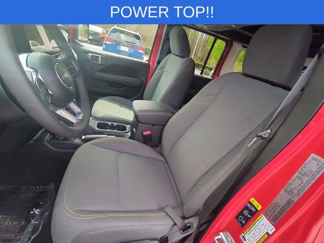 Used 2025 Jeep Wrangler Unlimited Sahara w/ Safety Group image 22