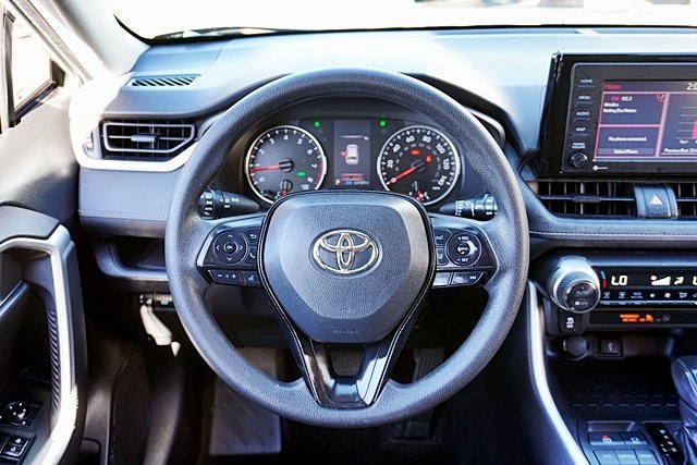 Used 2021 Toyota RAV4 XLE image 19