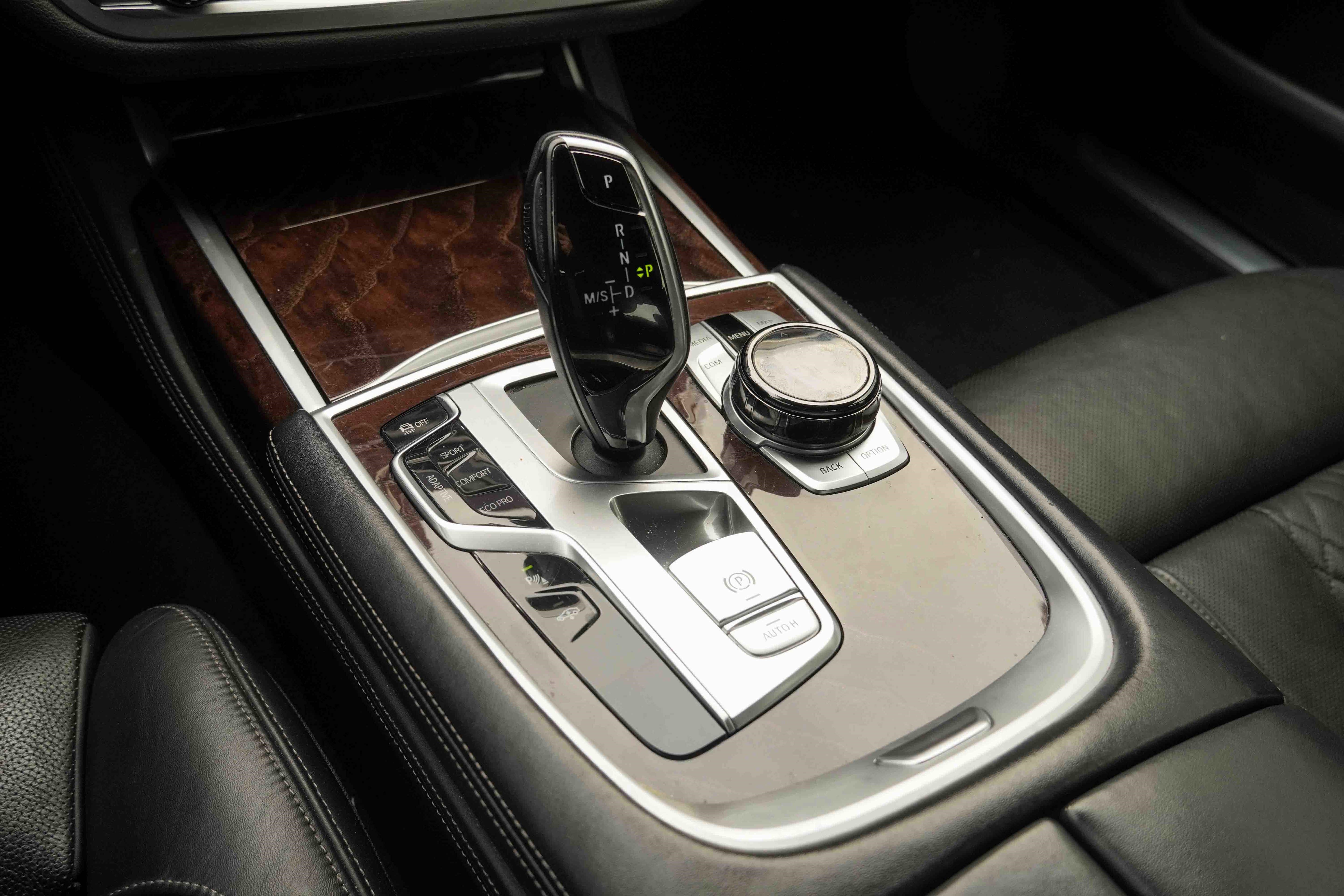 Used 2019 BMW 740i w/ Executive Package image 30