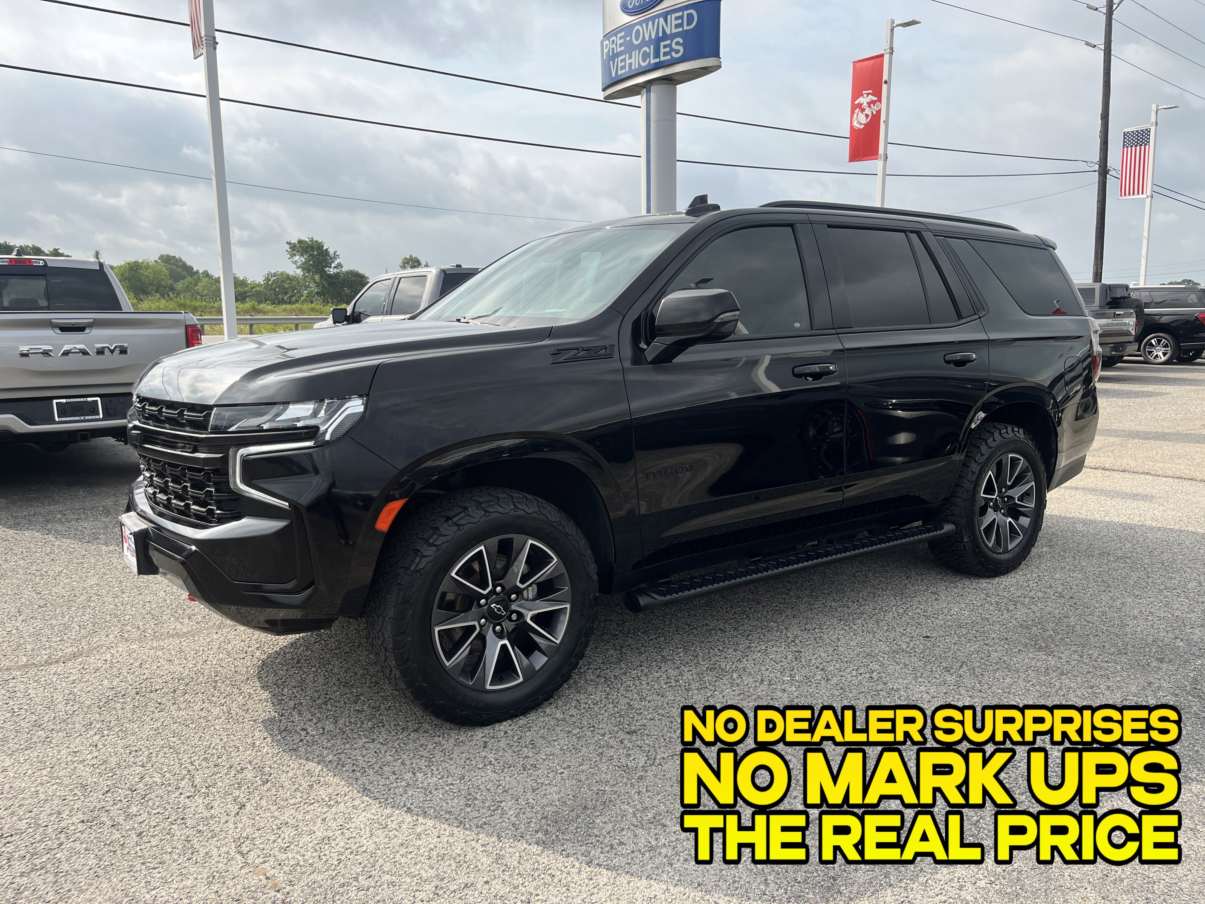 Used 2023 Chevrolet Tahoe Z71 w/ Luxury Package AWD/4WD image 7