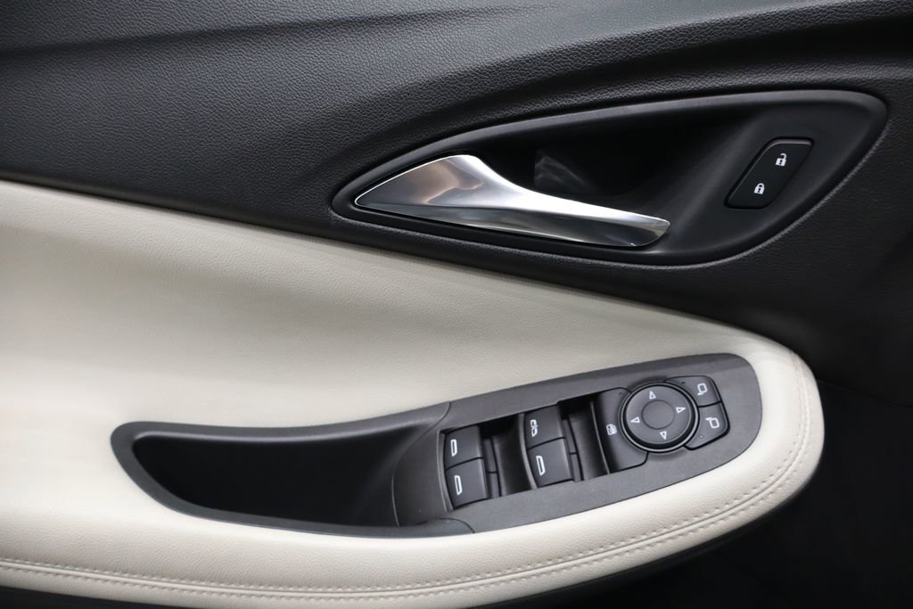 Used 2020 Buick Encore GX Select image 12