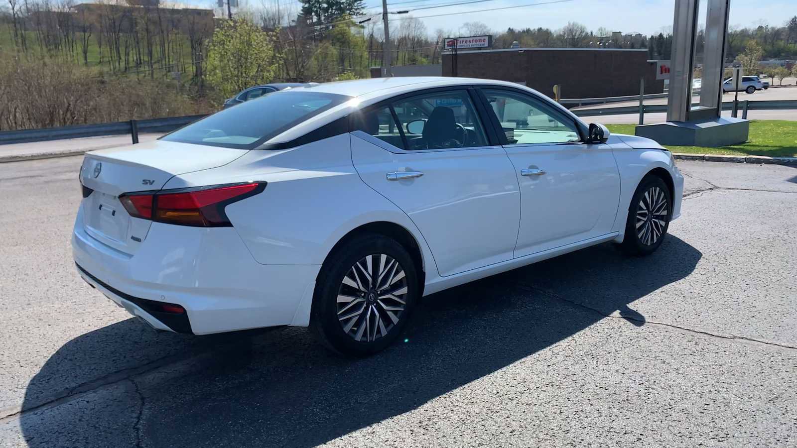 Used 2024 Nissan Altima 2.5 SV w/ SV Premium Package image 8
