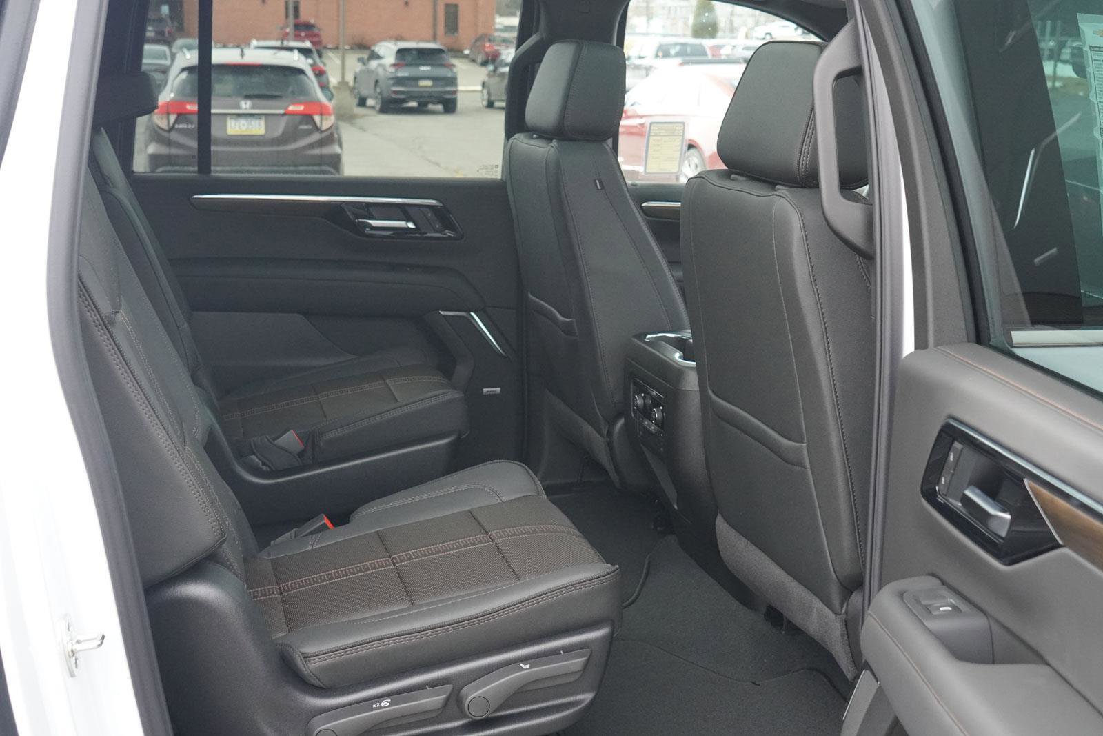 New 2026 Chevrolet Suburban High Country w/ Sun And Tow Package image 31