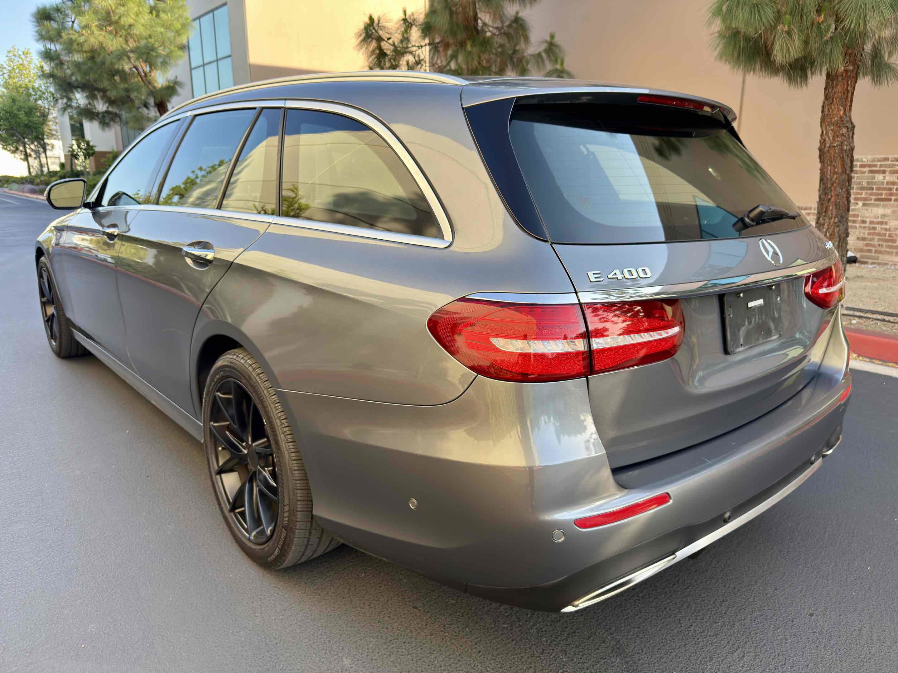 Used 2017 Mercedes-Benz E 400 4MATIC Wagon image 14