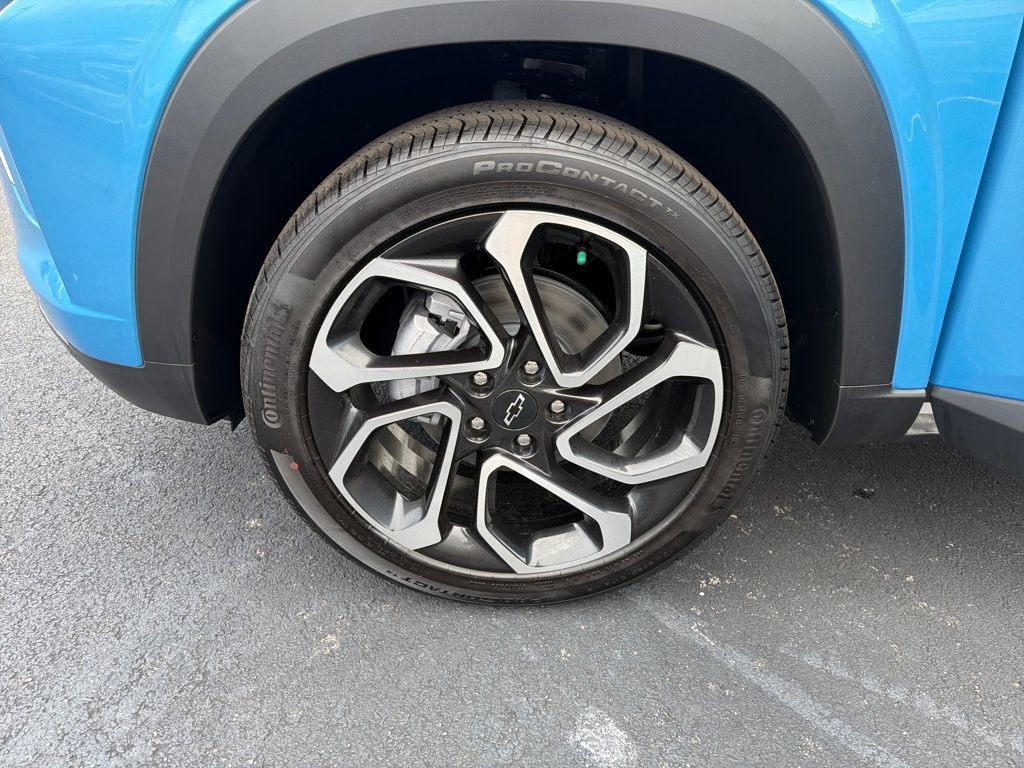 New 2025 Chevrolet Trax RS w/ Driver Confidence Package image 25