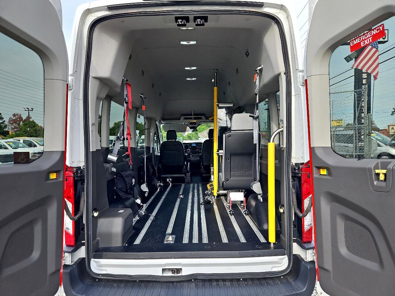 Used 2020 Ford Transit 350 XL image 24