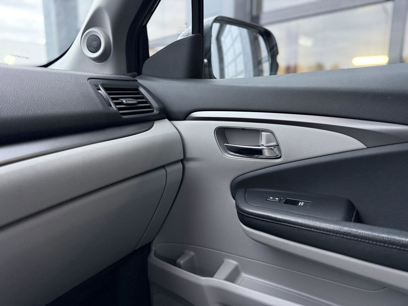 Used 2017 Honda Pilot EX-L image 11