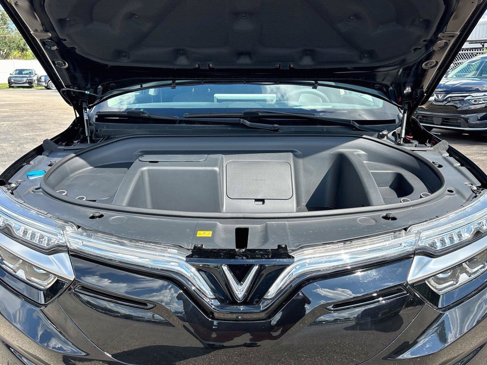 New 2027 VinFast VF 8 Eco AWD/4WD image 29