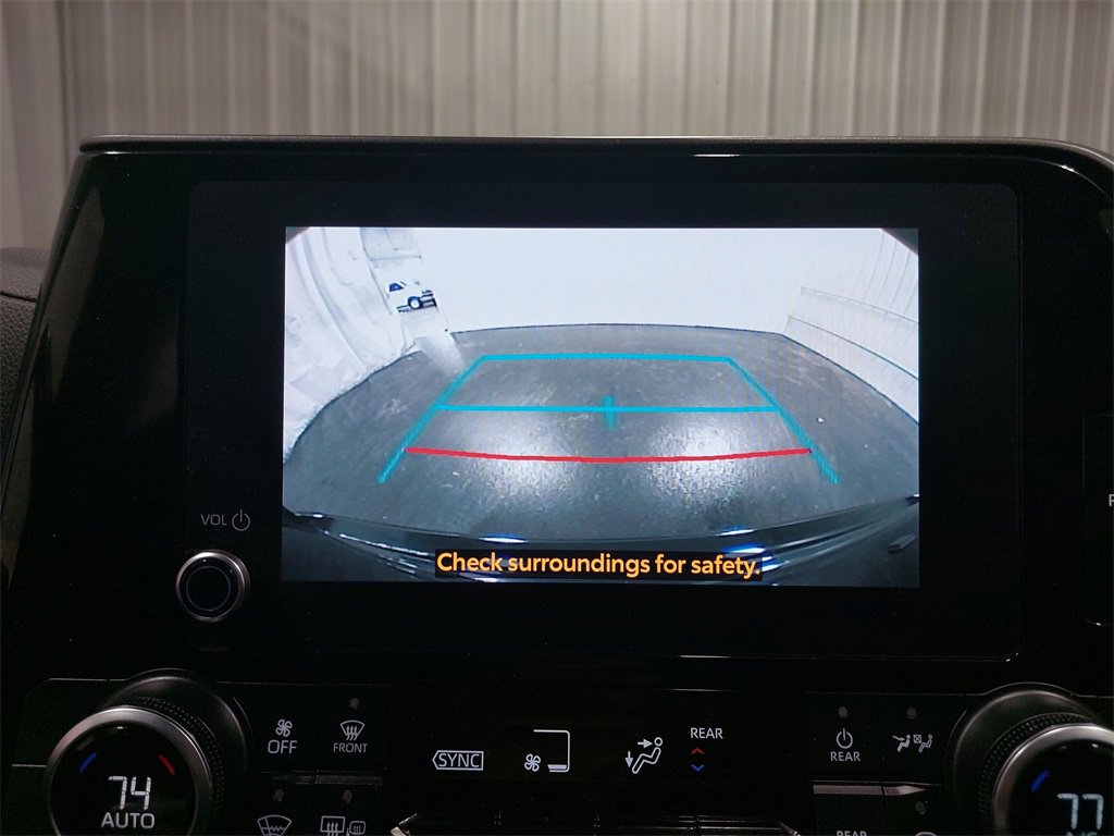 Used 2023 Toyota Highlander LE image 25