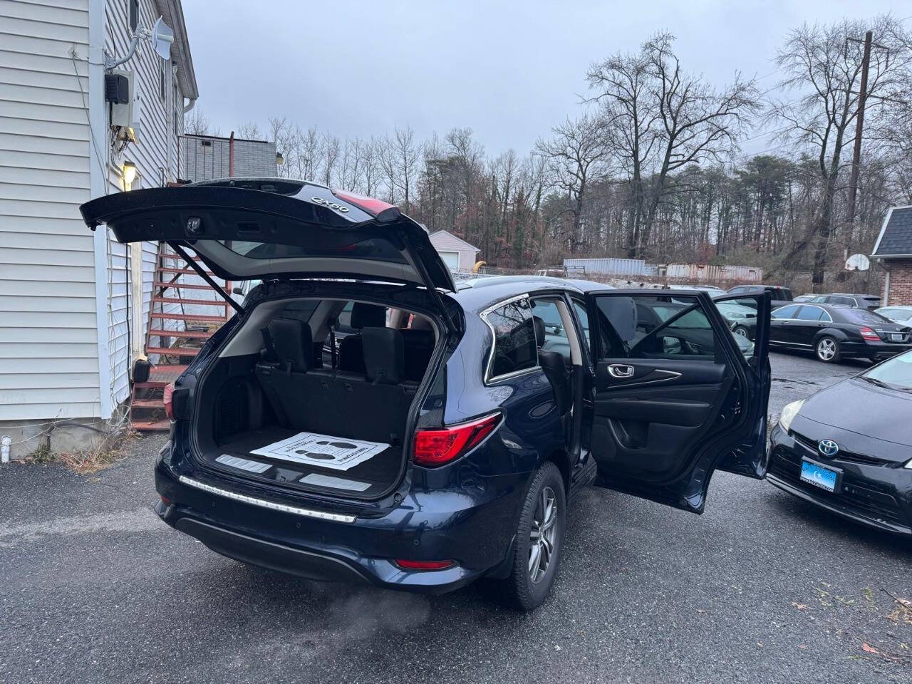 Used 2017 INFINITI QX60 Base AWD 4dr SUV w/ Premium Plus Package image 11