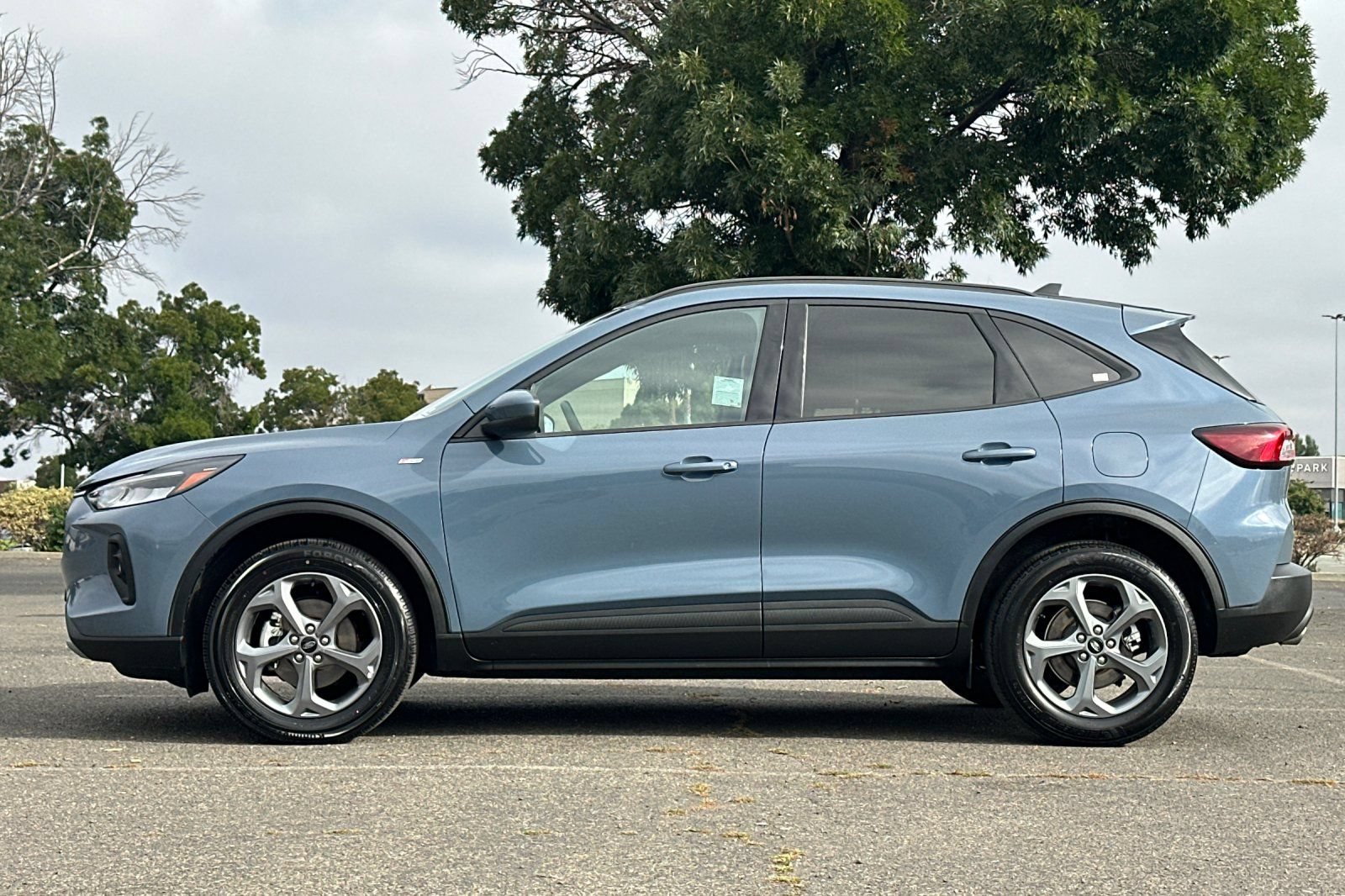 Used 2025 Ford Escape ST-Line Select AWD/4WD image 6