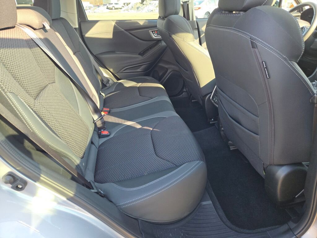 Used 2023 Subaru Forester Premium image 8