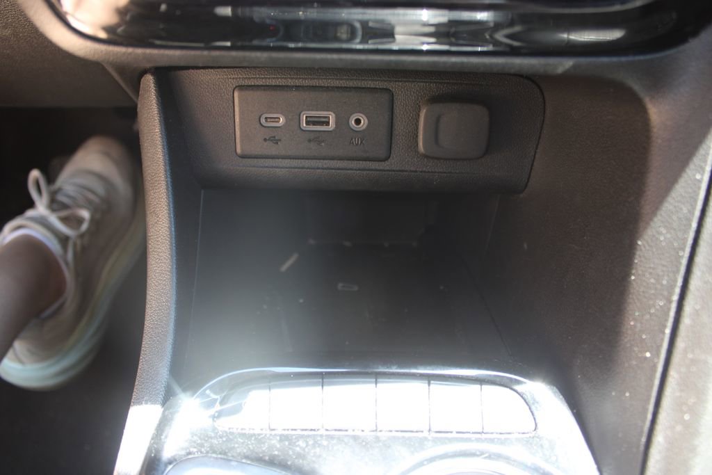 Used 2020 Buick Encore GX Select w/ Sport Touring Package FWD image 26