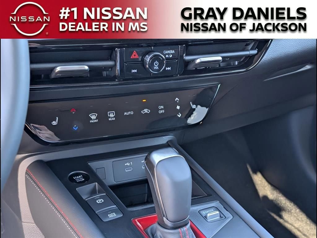New 2026 Nissan Kicks SR w/ Cold Weather Package AWD/4WD image 10
