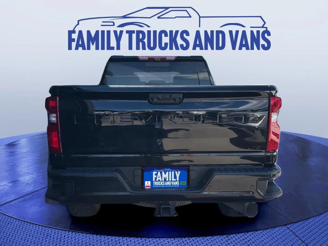 Used 2022 Chevrolet Silverado 2500 LTZ w/ LTZ Plus Package AWD/4WD image 3