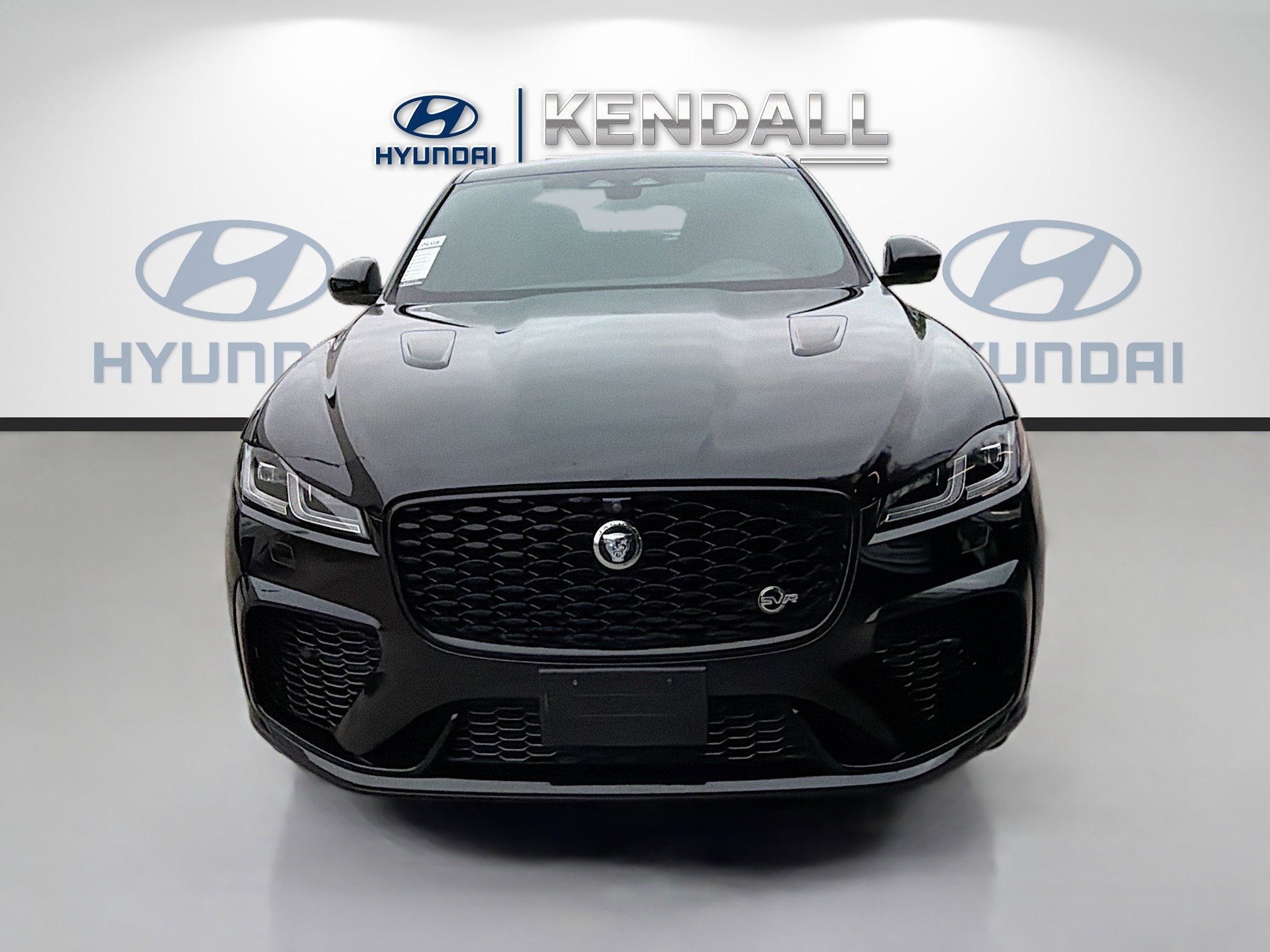 Used 2024 Jaguar F-PACE SVR AWD/4WD image 2