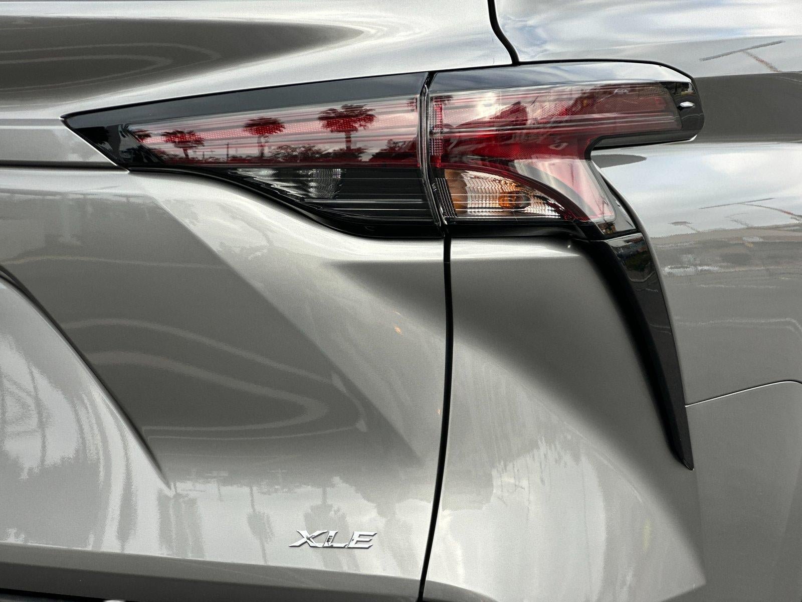New 2026 Toyota Sienna XLE FWD image 31