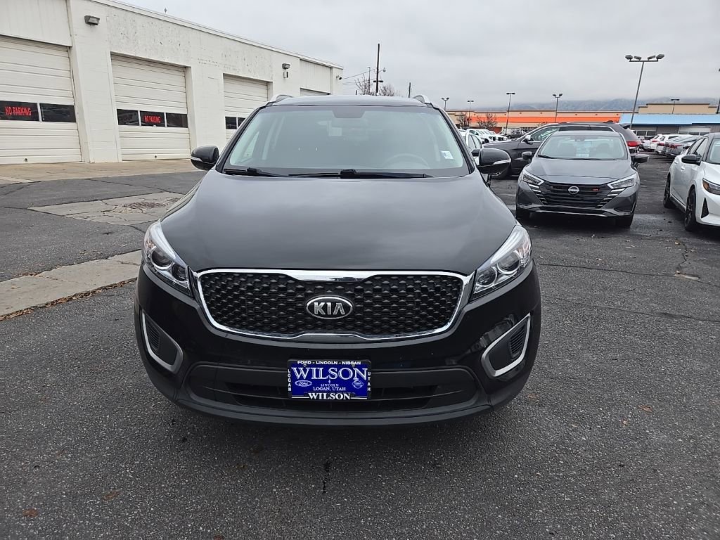 Used 2017 Kia Sorento LX image 2
