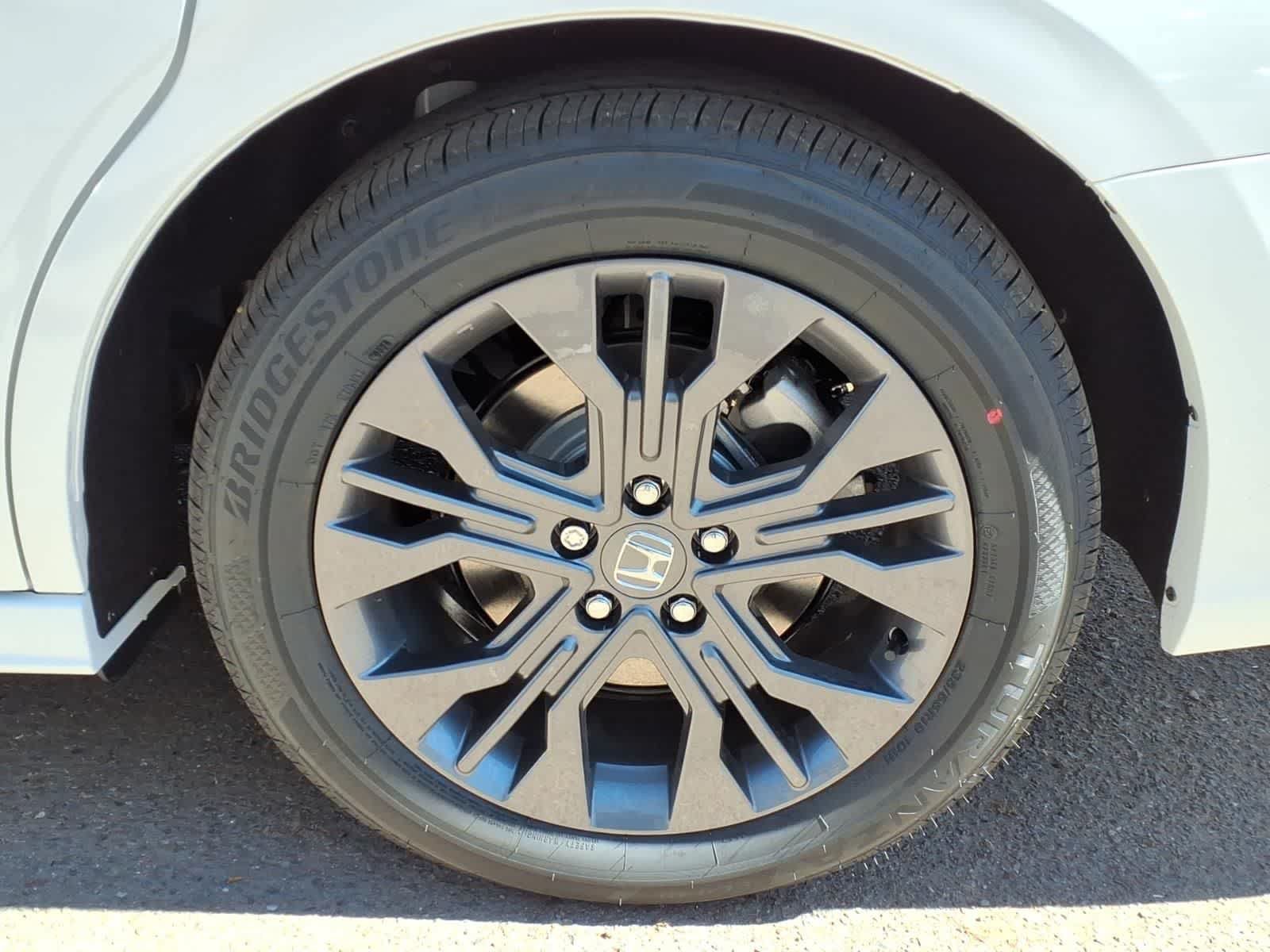 New 2026 Honda Odyssey Touring image 8