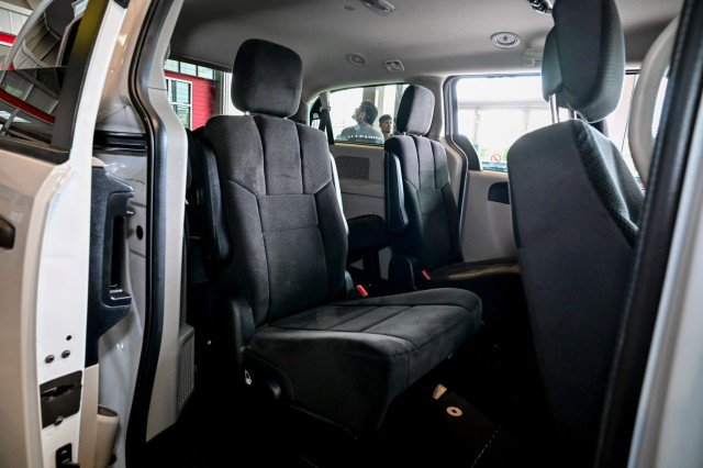 Used 2019 Dodge Grand Caravan SE FWD image 22
