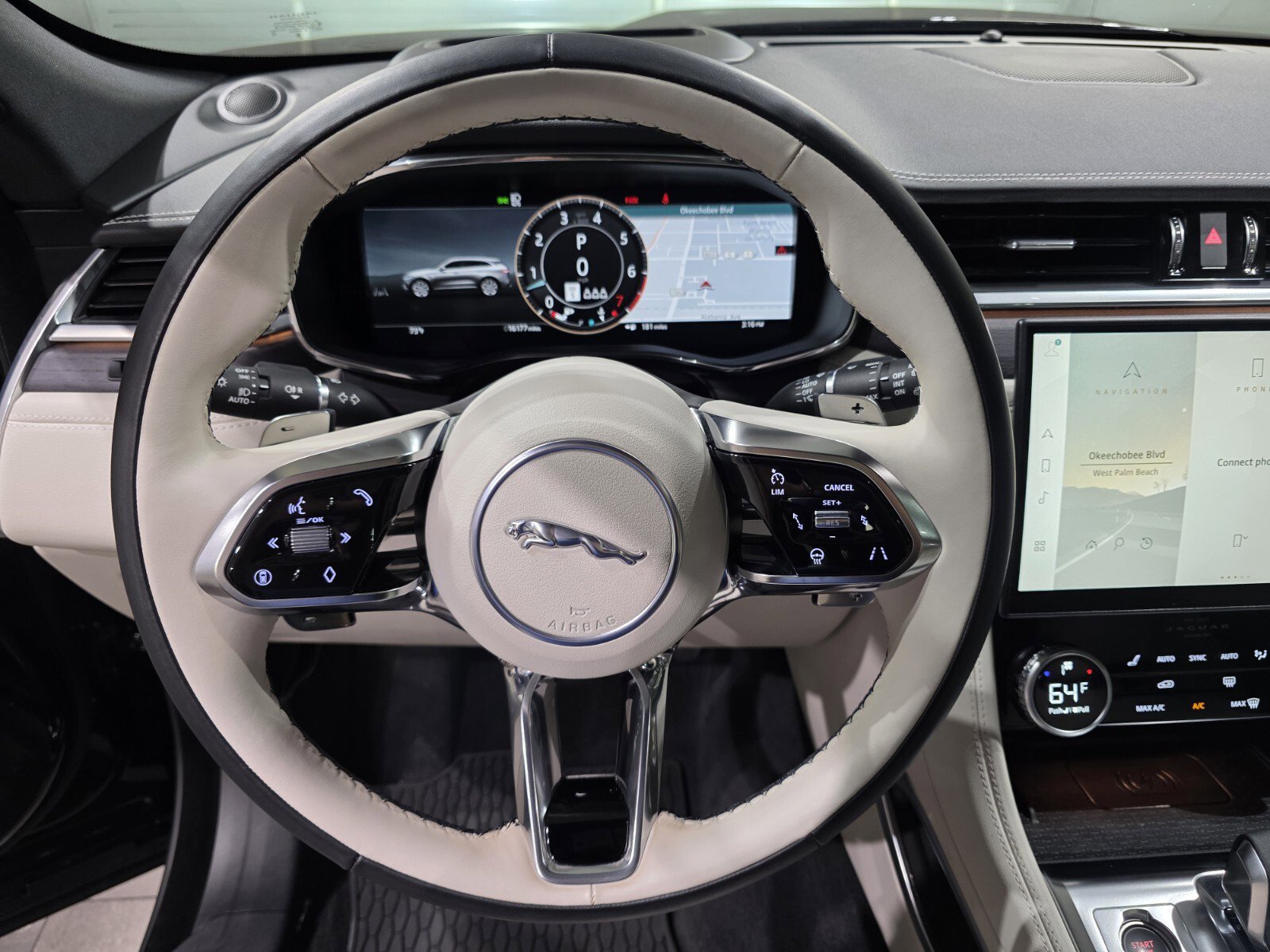 Used 2025 Jaguar F-PACE R-Dynamic S AWD/4WD image 14