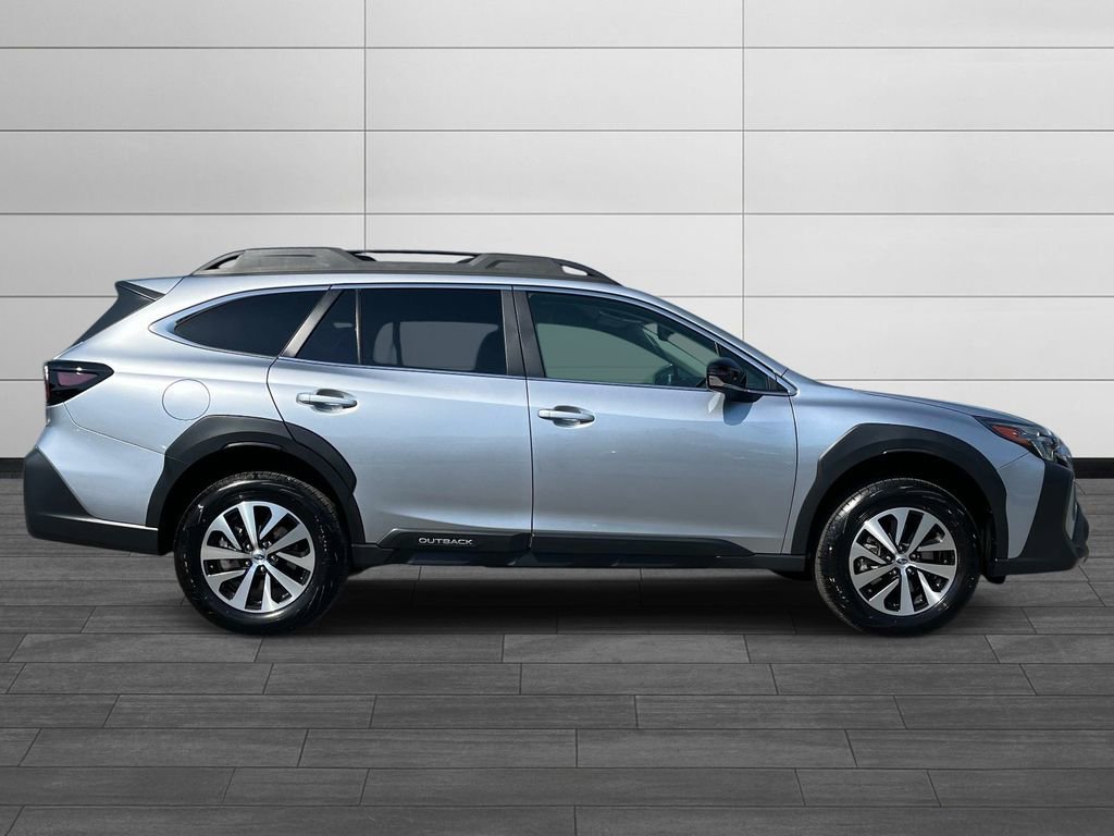 Certified 2025 Subaru Outback Premium w/ Popular Package #1A AWD/4WD image 2