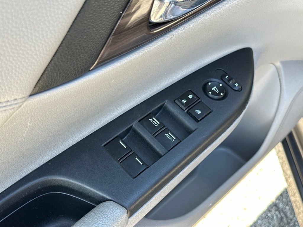 Used 2017 Honda Accord Touring image 15