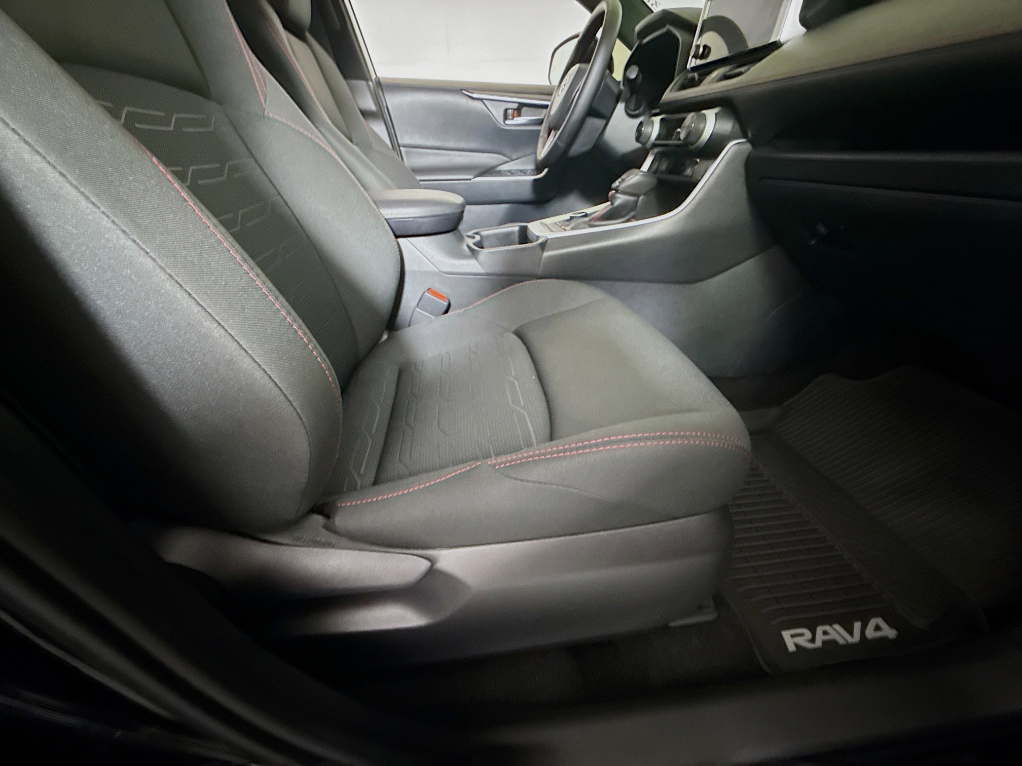 Certified 2025 Toyota RAV4 SE image 27