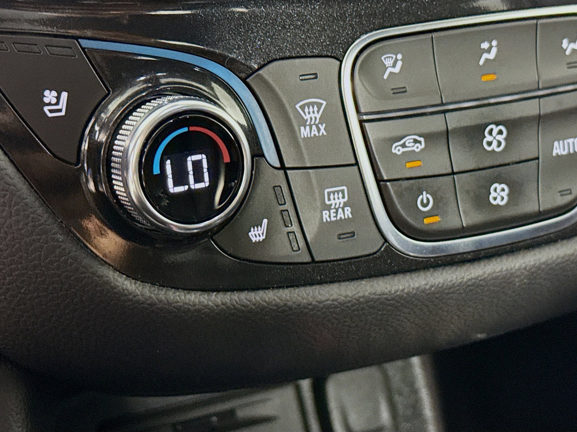 Used 2022 Chevrolet Equinox Premier image 25