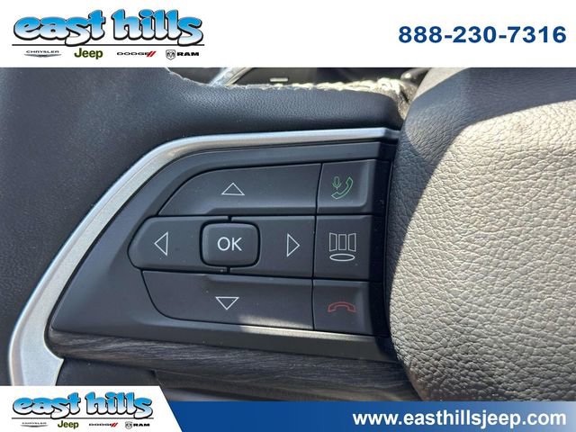 Certified 2023 Jeep Grand Cherokee Limited w/ Black Appearance Package AWD/4WD image 30