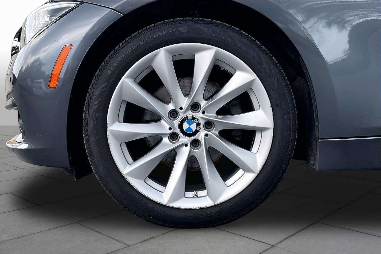 Used 2018 BMW 320i xDrive Sedan AWD/4WD image 10