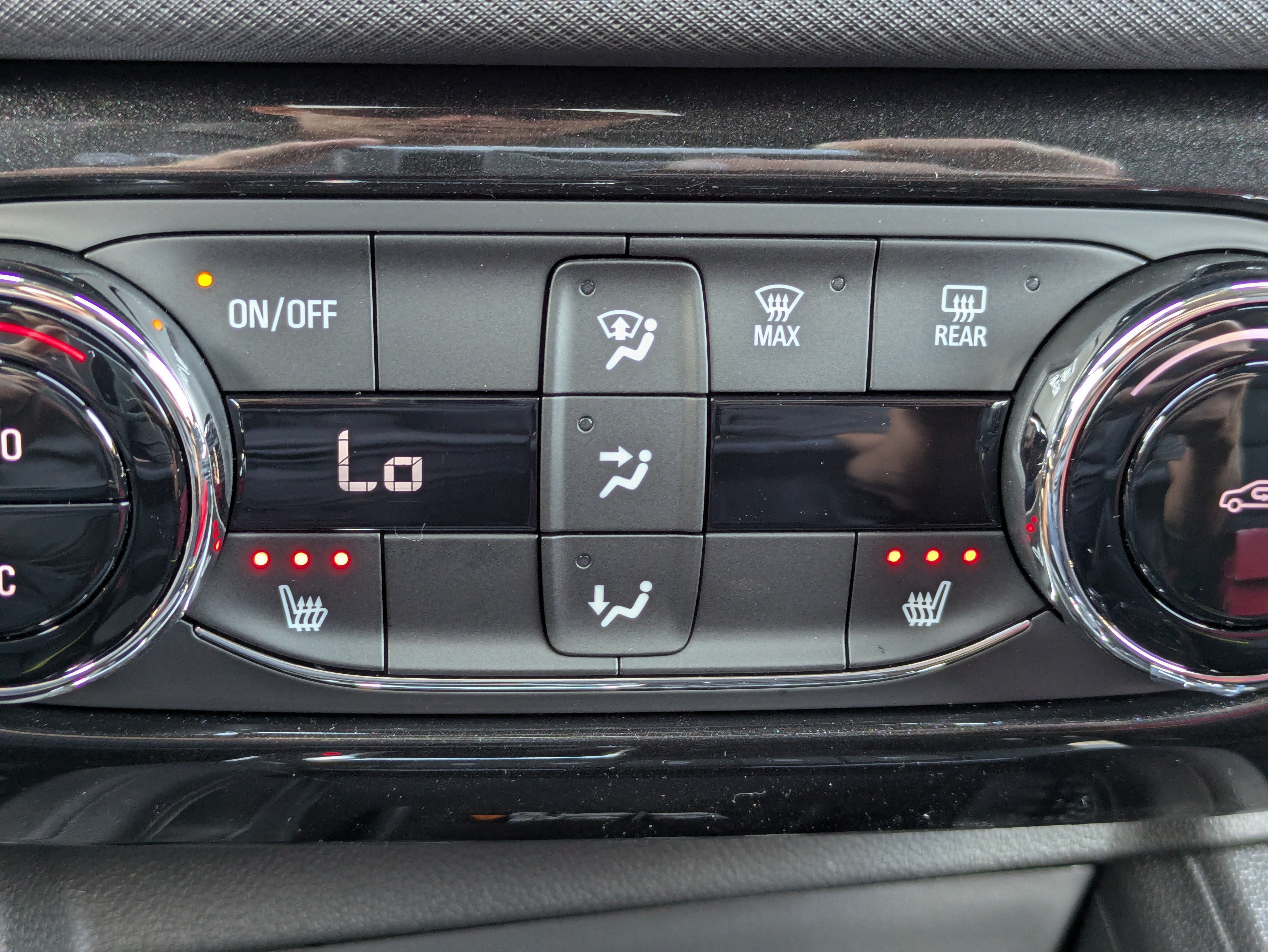 New 2026 Chevrolet TrailBlazer ACTIV w/ Convenience Package FWD image 17