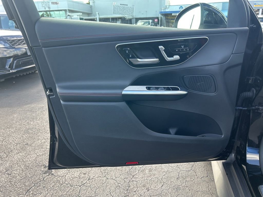 Used 2025 Mercedes-Benz GLC 43 AMG 4MATIC image 37